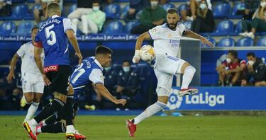 Benzema y Nacho marcan la hora