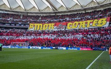 El s¨¢bado 7 de marzo, el Wanda Metropolitano acogi¨® el partido entre el Atl¨¦tico y el Sevilla. Era un encuentro correspondiente a la jornada 27 del Campeonato liguero. Lo que nadie se podr¨ªa imaginar es que ser¨ªa el ¨²ltimo partido que el Atl¨¦tico jugar¨ªa con p¨²blico en su estadio hasta ahora. Lleg¨® la pandemia del Coronavirus y ya nada ha sido igual. Ese d¨ªa marcaron Morata, Jo?o F¨¦lix, De Jong y Ocampos en un estadio que vivi¨® el ambiente de los grandes encuentros. Desde entonces no han vuelto los aficionados al feudo del Atl¨¦tico...