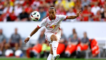 Soccer Football - DFB Cup - First Round - Rot-Weiss Essen v RB Leipzig - Stadion Essen, Essen, Germany - August 17, 2024 RB Leipzig's Xavi Simons in action REUTERS/Leon Kuegeler DFB REGULATIONS PROHIBIT ANY USE OF PHOTOGRAPHS AS IMAGE SEQUENCES AND/OR QUASI-VIDEO.
