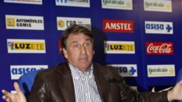 <b>PASO AL FRENTE. </b>Esteban, ayer, en su comparecencia de prensa, en la sala del Rico Pérez.