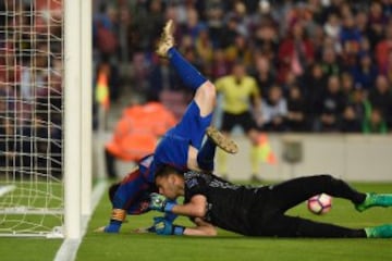Messi y Rulli.
