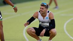 Óscar Husillos al término de la prueba de 400 metros del World Athletics Continental Tour celebrado en el estadio Vallehermoso de Madrid. EFE/ Rodrigo Jiménez