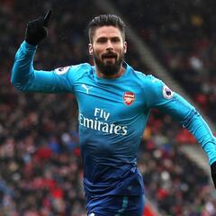 Giroud evita el traspié del Arsenal