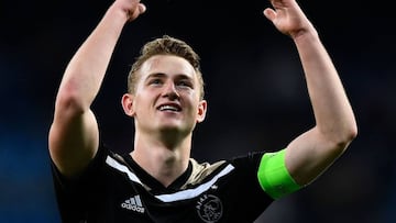 El defensa holand&eacute;s del Ajax, Matthijs de Ligt, durante un partido.