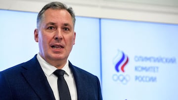 El presidente del Comité Olímpico Ruso Stanislav Pozdnyakov comparece durante una rueda de prensa.