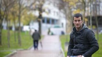 EL REGRESO DE AGIRRETXE. Agirretxe reapareció contra el Lyon tras recuperarse de su lesión. Imagen reciente en San Sebastian, por cierto con lluvia.