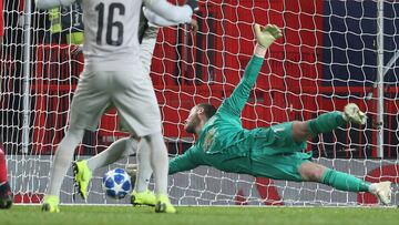 MANCHESTER, ENGLAND - NOVEMBER 27: David de Gea of Manchester United makes an athletic save during the Group H match of the UEFA Champions League between Manchester United and BSC Young Boys at Old Trafford on November 27, 2018 in Manchester, United King