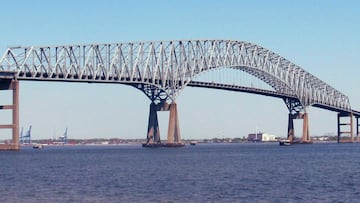 ¿Dónde está el puente Francis Scott Key y cuál es su longitud?