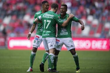 León se antepuso a un gol tempranero y logró dar la vuelta al marcador para vencer 1-2 a Toluca y así terminar su paso perfecto en casa. Pedro Aquino y Mauro Boseli marcaron para la victoria de ‘La Fiera’. Sin embargo, hay que mencionar los problemas que han tenido ‘Los Diablos’ con las lesiones recientemente. Rubens Sambueza, Pablo Barrientos, Enrique Triverio y Alexis Canelo no han podido recuperarse y esto ha mermado claramente al conjunto escarlata.