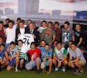 Illarramendi se presentó con 31 amigos en el Santiago Bernabéu