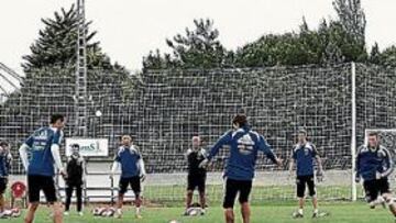 <b>LA FE DE LA AFICIÓN. </b>El Zaragoza, que aparece entrenándose en Paterna, volverá a estar apoyado en Mallorca por cientos de aficionados.