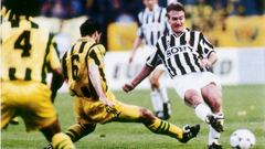 Jugadores que han defendido la camiseta del Valencia y de la Juventus