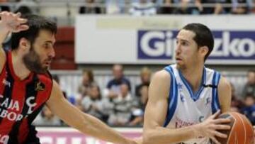 Sergi Vidal es galardonado con el trofeo 'Actitud Azul'