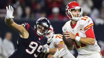 Alex Smith no sinti&oacute; presi&oacute;n de J.J. Watt en todo el partido. La l&iacute;nea ofensiva de los Chiefs jug&oacute; un partido extraordinario.