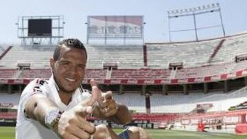 <b>A TIRO. </b>Luis Fabiano es el máximo goleador sevillista.