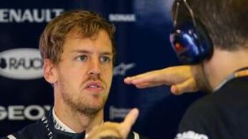 <b>LARGA ESPERA. </b>Cinco horas tardaron en sancionar a Vettel.