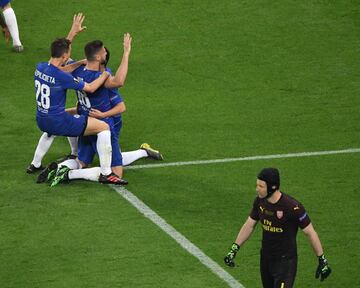 Chelsea se coronó campeón de la Europa League tras vencer a Arsenal 4-1. El portero de los 'Gunners' disputó su último partido como profesional. 