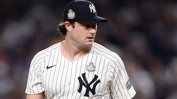 NEW YORK, NEW YORK - OCTOBER 30: Gerrit Cole #45 of the New York Yankees reacts after Teoscar Hern�ndez #37 of the Los Angeles Dodgers hit a two-RBI double during the fifth inning of Game Five of the 2024 World Series at Yankee Stadium on October 30, 2024 in the Bronx borough of New York City. Sarah Stier/Getty Images/AFP (Photo by Sarah Stier / GETTY IMAGES NORTH AMERICA / Getty Images via AFP)