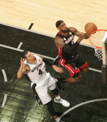 2013. Miami Heat-San Antonio Spurs. En su tercera final consecutiva con Miami volvió a conseguir el anillo y fue, una vez más, MVP de las Finales. Ganaron 4-3 a los Spurs.