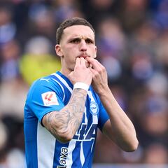 Xabi Alonso, a por Rafa Marín