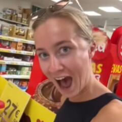 Una estadounidense va a comprar a un supermercado en España y alucina con lo que siempre encuentra: “Creo que es divertidísimo”