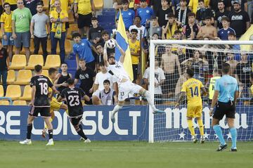 Altube estuvo inconmensurable en la victoria del Albacete contra el Alcorcón. El meta se ganó el sitio en el once de la jornada tras una triple intervención en disparos desde dentro del área pequeña. Los locales solo le pudieron superar desde el punto de penalti. En total completó cinco paradas.