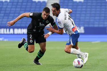 El defensa del Racing hizo un partido muy completo, incluso marcó un gol de cabeza, que fue anulado. Es el segundo partido en el que el lateral es uno de los destacados del equipo de José Alberto.