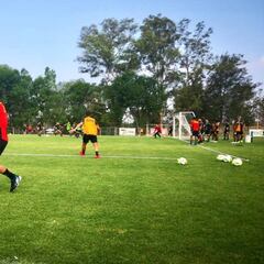 Omar Bravo regresa al fútbol como becario