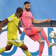 La surrealista pregunta de Fali a Benzema en pleno partido: Karim se tuvo que quedar a cuadros