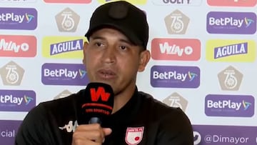 Omar Ramírez, técnico de Santa Fe femenino.