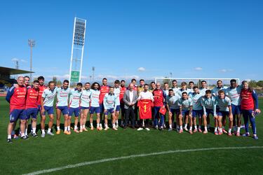 Topuria posa con toda la convocatoria de esta ventana de selecciones.