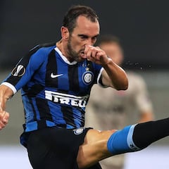 En Turquía colocan a Godín en el Fenerbahçe