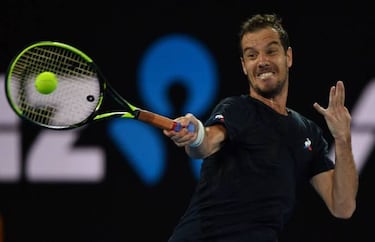 Federer hoodwinks Gasquet to breeze into the Last 16