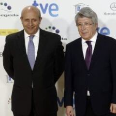 Cerezo: "No hay técnico que haya hecho lo de Simeone"