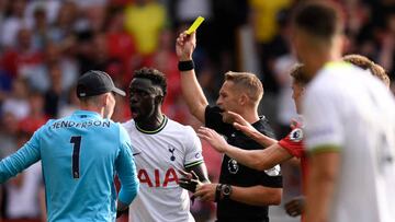 Davinson, titular en victoria de Tottenham sobre Notthingham