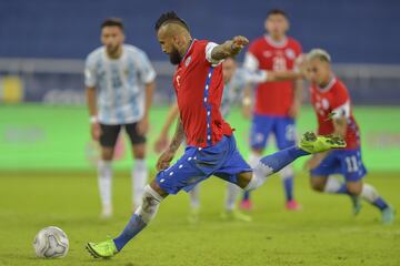 Bravo, Vidal y Messi: las postales del debut de la Roja