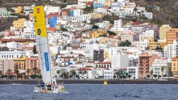 ?Por qu¨¦ hay 80 barcos franceses cerca del volc¨¢n de La Palma?