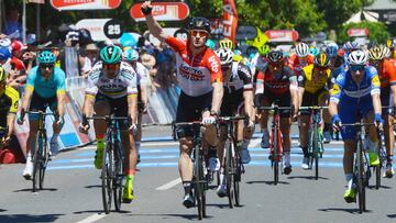 Andr&eacute; Greipel celebra su victoria en la primera etapa del Tour Down Under 2018.