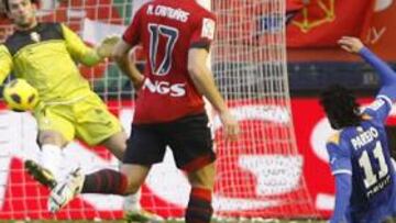 <b>OCASIÓN Y PARADÓN. </b>Era el minuto 38, Parejo se plantó ante Ricardo y remató pero, el portero logró desviar con la mano derecha.