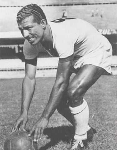 Who is the top scorer of all time in the Copa América?