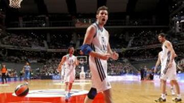 DESEO. Rudy celebra una canasta a lo grande ante el Maccabi. Le secundan Llull, Mirotic y Suárez. El Madrid anhela el título.