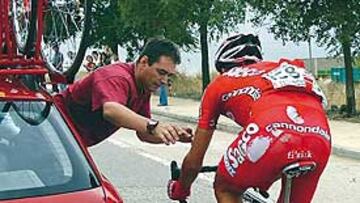 <b>ACCIDENTES A MANSALVA. </b>Alessandro Spezialetti sufrió una tremenda caída que salvó gracias al casco.