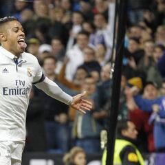 La afición prefiere a Mariano de '9' y su última opción es Benzema