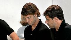 Rossi y Nihat examinan la defensa del Athletic