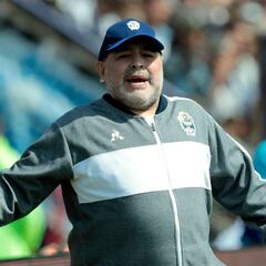 Maradona: "Riquelme no puede venderse al mejor postor"