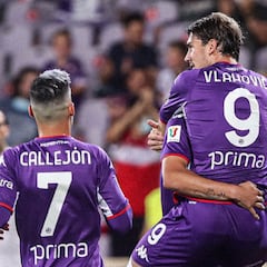 Vlahovic responde al interés del Atlético con un doblete