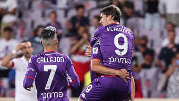 Vlahovic celebra un gol con la Fiorentina.