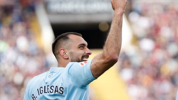 Borja Iglesias, delantero del Celta, celebra después de marcar el segundo gol de su equipo ante el FC Barcelona durante el partido de la jornada 32 de LaLiga EA Sports disputado el pasado sábado en el estadio olímpico Lluís Companys.