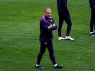 A quiet pregame exchange hints at the finer margins shaping a high-stakes European showdown in Madrid.