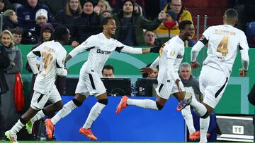 Nathan Tella celebra su gol ante el Bayern de Múnich.